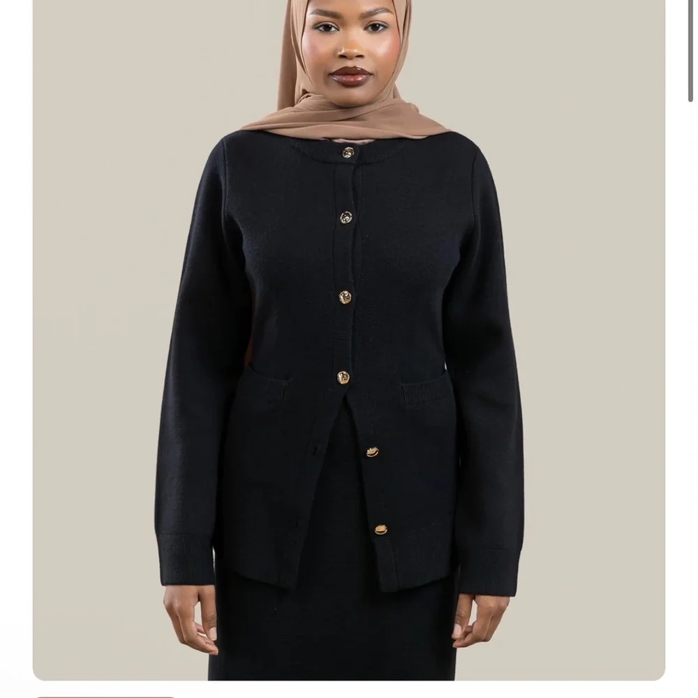 Naadean Cardigan | Noir - Picture 9 of 10